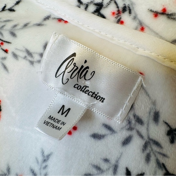 ARIA Collection Cardinal White and Red Nightgown Medium (Oversized - See Desc) - Picture 12 of 13